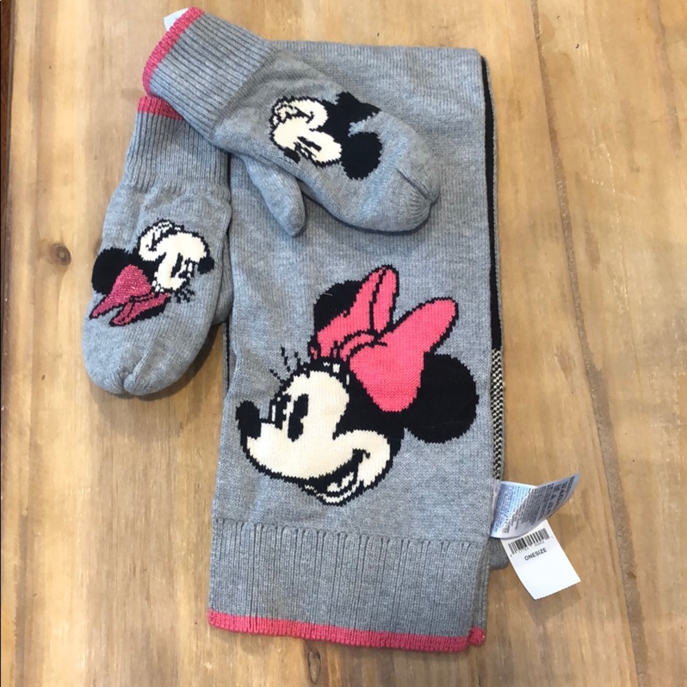 Girls scarf and mittens set